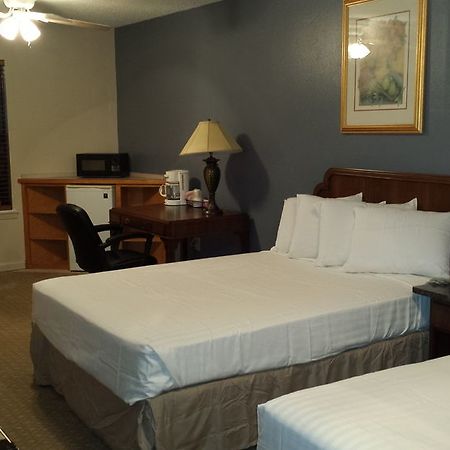 Four Horseman Travel Lodge Pilot Point Екстер'єр фото