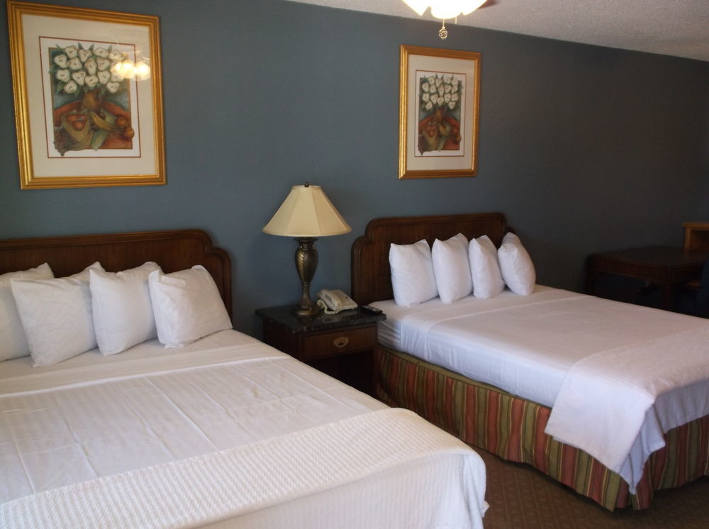 Four Horseman Travel Lodge Pilot Point Екстер'єр фото