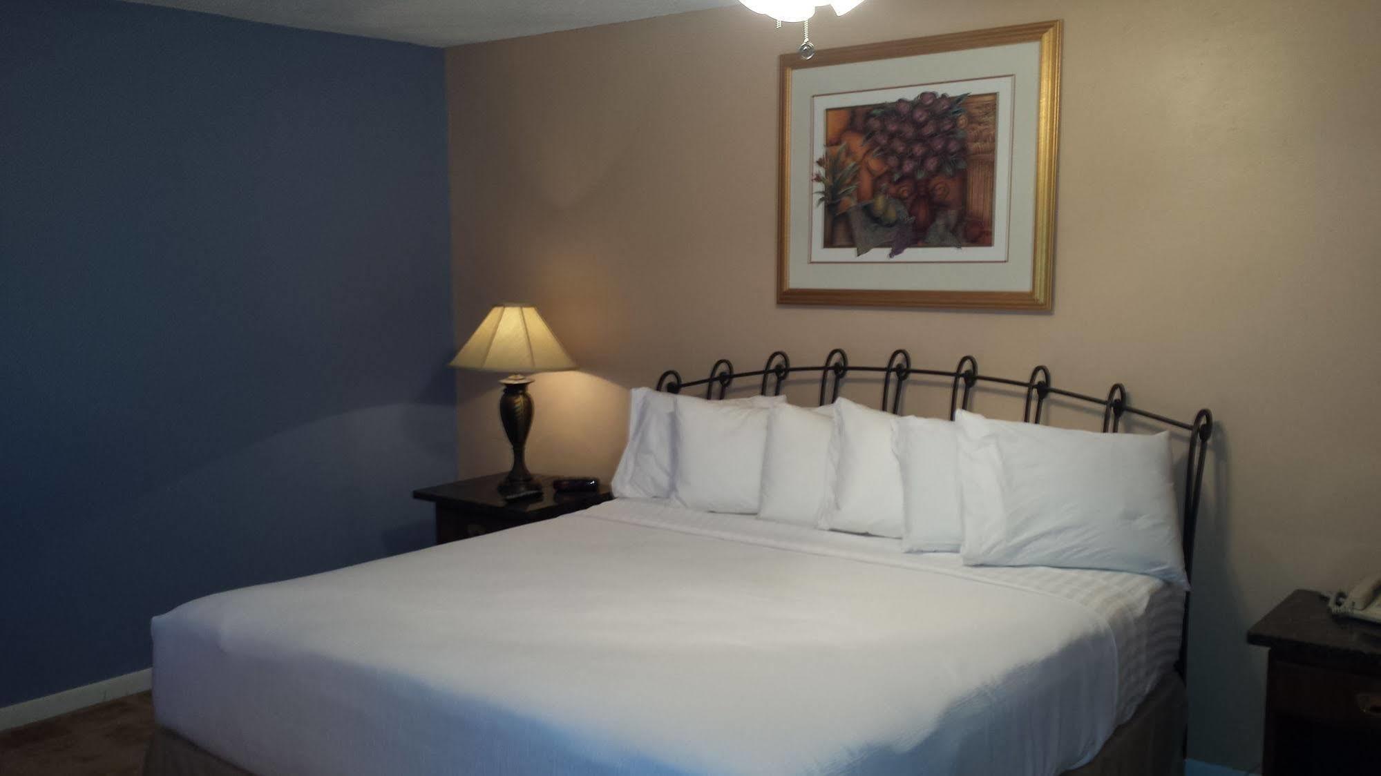 Four Horseman Travel Lodge Pilot Point Екстер'єр фото